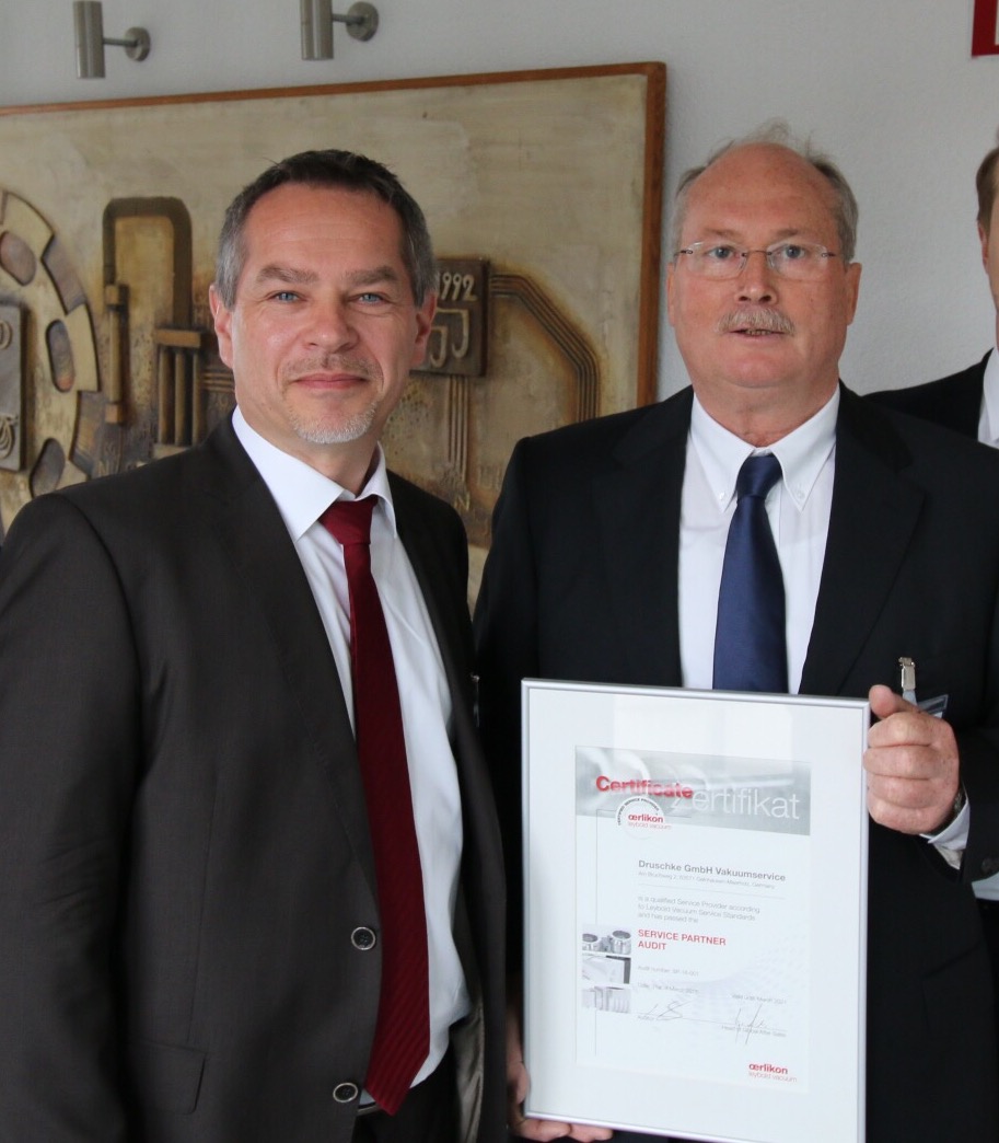 Karl Druschke von der Druschke GmbH und Ingo Anders von Leybold